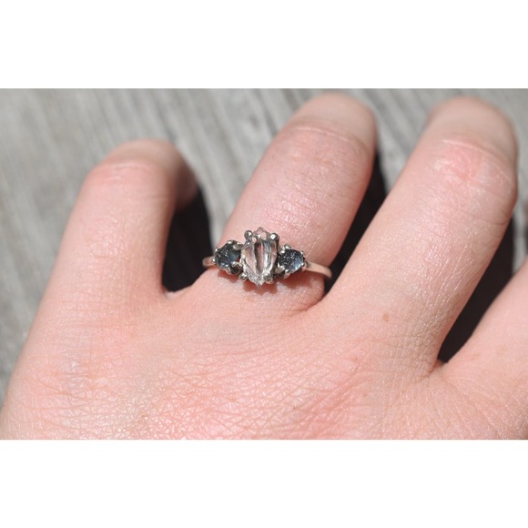 alternative raw diamond engagement ring raw crystal size 4 5 6 7 8 8 9 10 11 12 - Picture 5 of 5